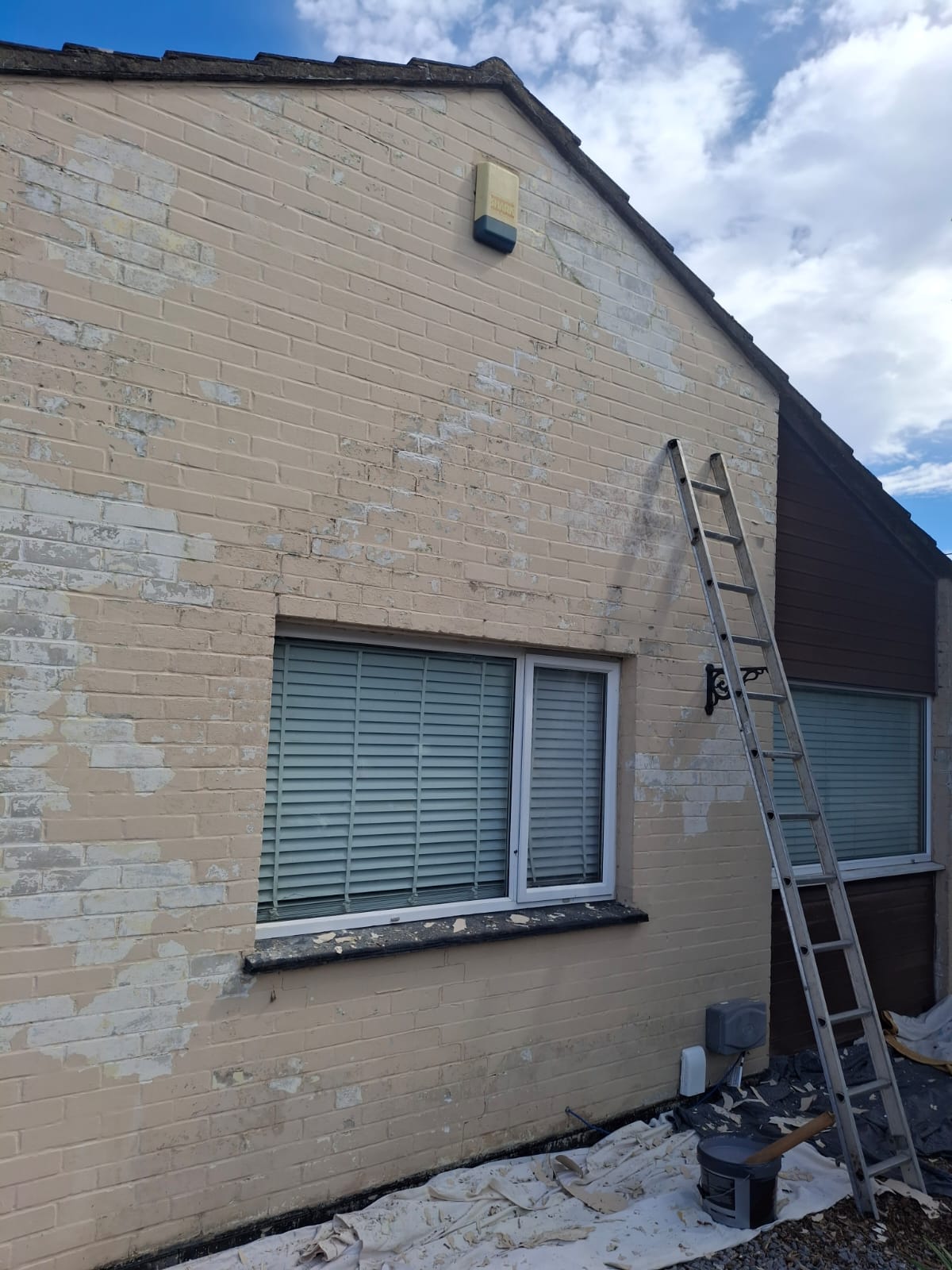 Bungalow before painting